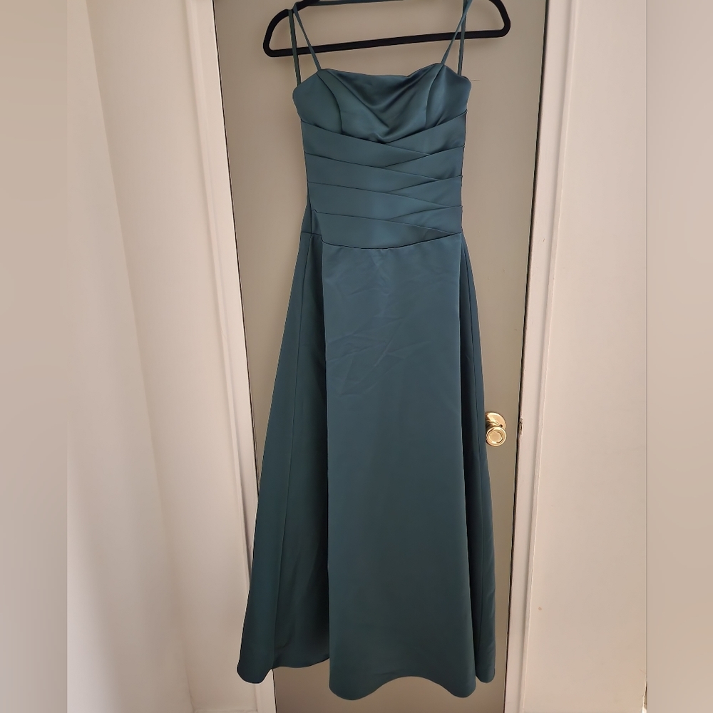 Couture Collection by Bill Pesce Size 4 Gown